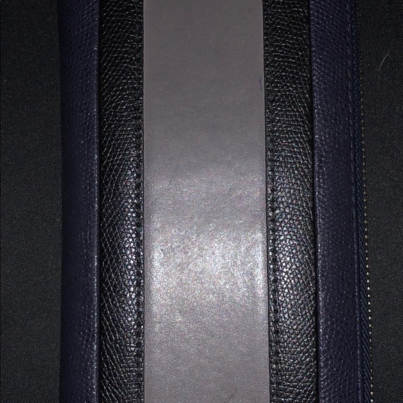 Michael Kors leather zip around wallet. - Picture 2 of 8
